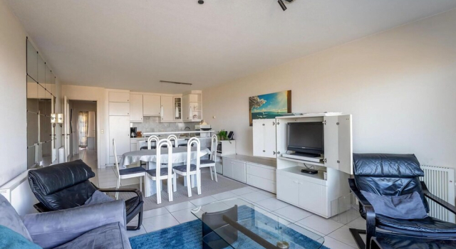 Apartment With Balcony and sea Views, Rezerwuj Apartament Hotele w Bruksela z parkingiem, Parking