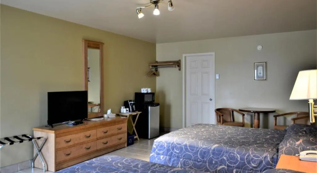 Четырёхместный номер Standard Motel Quatre Saisons