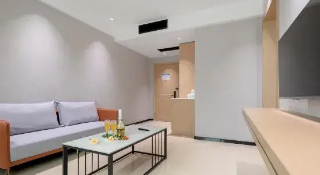 Люкс 18 Yiduo Hotel (Diwang Plaza 33 Xu Street)