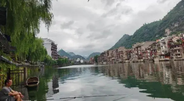 Zhenyuan Mo Shangyin Homestay (Zhenyuan Ancient Town Zhusheng Bridge), Rezerwuj Hotel Hotele w Qiandongnan z parkingiem, Parking