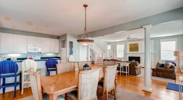 Семейный коттедж с 4 комнатами с видом на море Footprints In The Sand 4 Bedroom Holiday Home By Bald Head Island