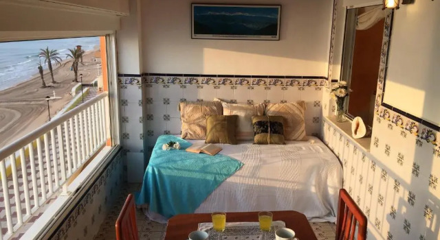 Beachfront and Bright Apartment, Забронировать Апартаменты/квартира Суэка Коста-де-Валенсия