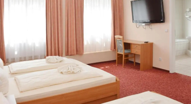 Standart üç kişilik oda Wannsee Hof