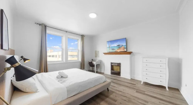Spacious Renovated Apartment Sleeps 12