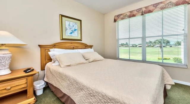 Solterra Vacation Rental: Luxury 3-BR Condo with Lake & Golf Views. Access to Luxury Pool, Hot Tub, and Golf Courses at Lely Resort. Close to Naples Beaches, 5th Avenue S, and Marco Island, Reserva ahora Apartamento Lely Florida