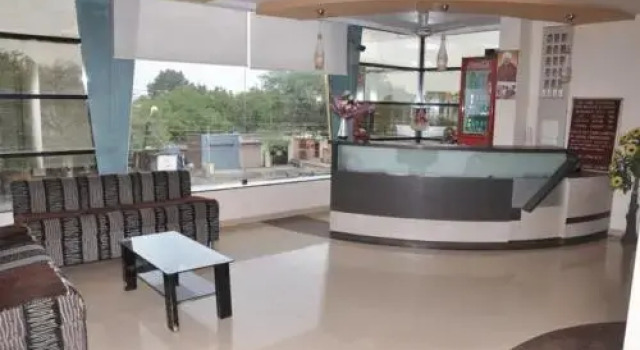 Hotel Dev Palace Lodging, Rezerwuj Hotel Hingoli Nowe Delhi