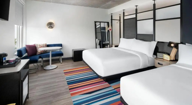 Четырёхместный номер Standard с видом на город Aloft by Marriott Delray Beach