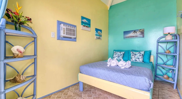 Бунгало с красивым видом из окна Cosmic Crab Resort