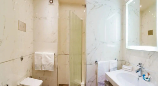 Четырёхместный номер Deluxe Hotel Victoria