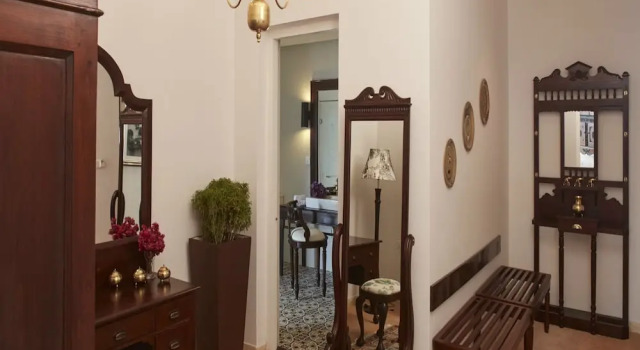 Люкс Royal с видом на озеро EKHO Lake House - From Colonial Bungalow to Royal Retreat