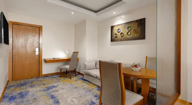 Полулюкс Golden Tulip Westlands Nairobi