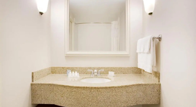 Номер Premium Hilton Garden Inn Saratoga Springs