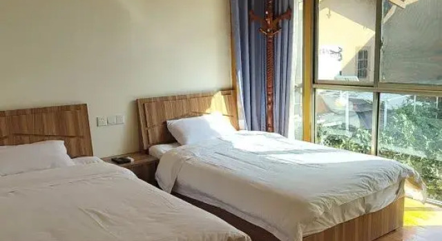 Xichang Taoranju Homestay, Varaa Hotelli Hotellit Sichuan pysäköinnillä, Pysäköinti