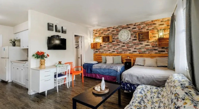 Hollywood 1BR Condo: Pets Allowed, BBQ & Parking, Забронировать Апартаменты/квартира Отели Голливуд-Бич с парковкой, рядом с Kindred Hospital - South Florida - Hollywood, Парковка