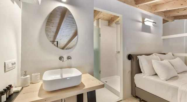 Номер Standard с балконом и с видом на море Aliv stone suites & spa