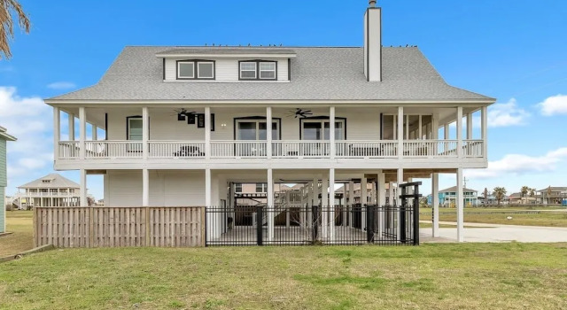 The Sandcastle 4 Bedroom Home by RedAwning, Book Feriehus Bolivar Peninsula Houston