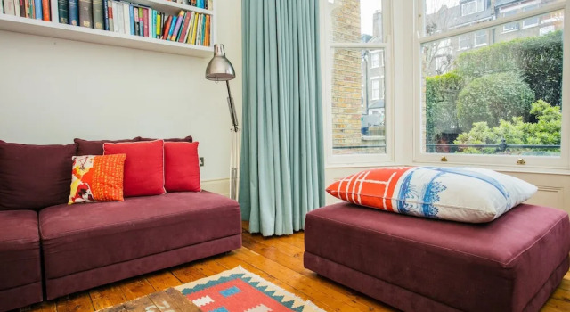 3 Bedroom Family Home Sleeps 6 in Camden