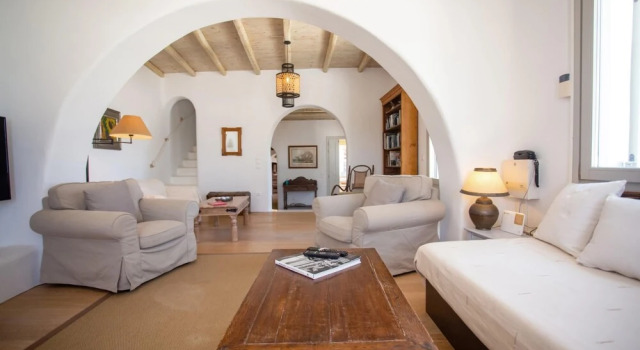 Baroness in Mykonos With 5 Bedrooms and 4 5 Bathrooms, Забронировать Вилла Коттеджи Миконоса, рядом с Meletopoulou Public Garden, Коттедж