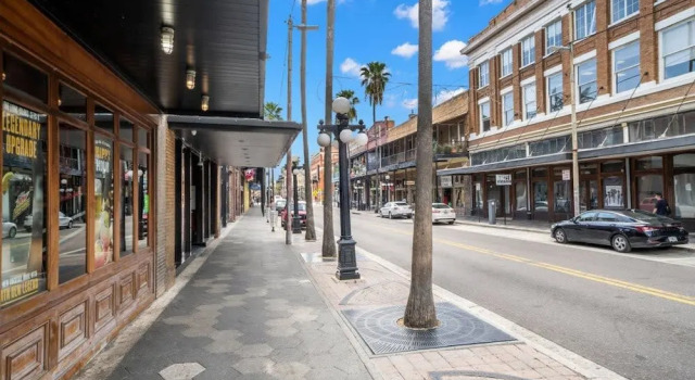 NEW The Humidor - 2 Epic Ybor Townhomes, Забронировать Дом для отпуска Виллы Тампа, рядом с Детский музей фонда семьи Глейзер, Вилла