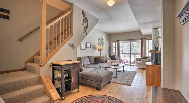 Pet-friendly Fraser Condo w/ Community Hot Tub, Забронировать Апартаменты/квартира Апартаменты Фрейзера, Апартаменты/квартира