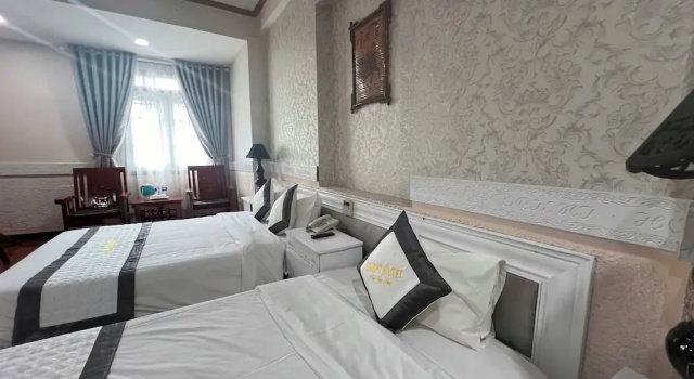 Трёхместный номер Superior ORIENT Hotel