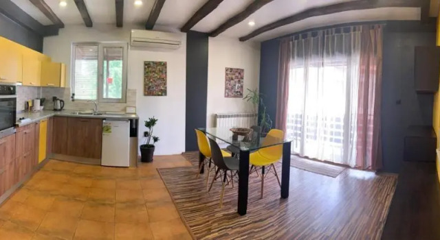 Trakia Street Apartment, Book Lejlighed Lejligheder i Plovdiv, Lejlighed