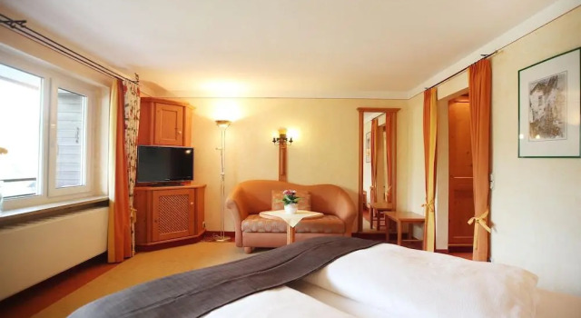 Romantik Hotel Sonne, Book Hotel Hotels in Bad Hindelang with a Pool, Swimming Pool