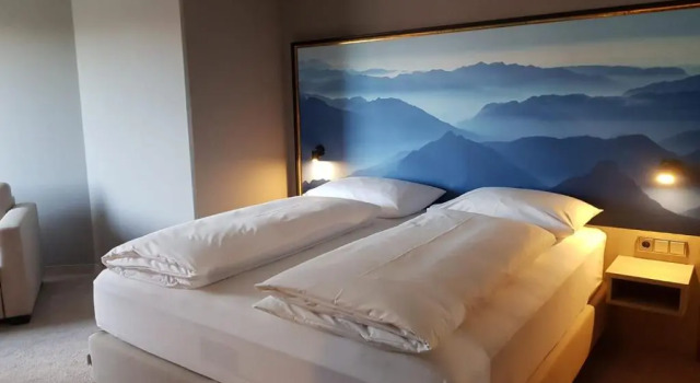 Полулюкс AWA Hotel