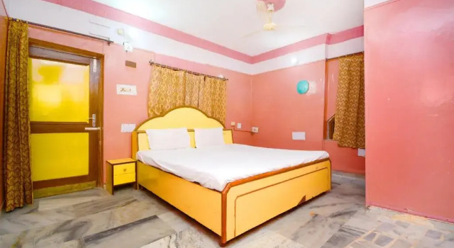 Locham Guest House by OYO Rooms, Rezervovat Penzión Patiála 