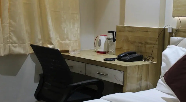Hotel Milona, Забронировать Отель Отели Нави-Мумбай с парковкой, Парковка