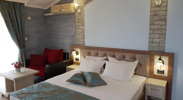 Двухместный номер Standard с балконом Vromos Guest Rooms