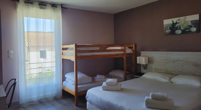 Семейный номер Comfort Hotel Restaurant Les Chataigniers