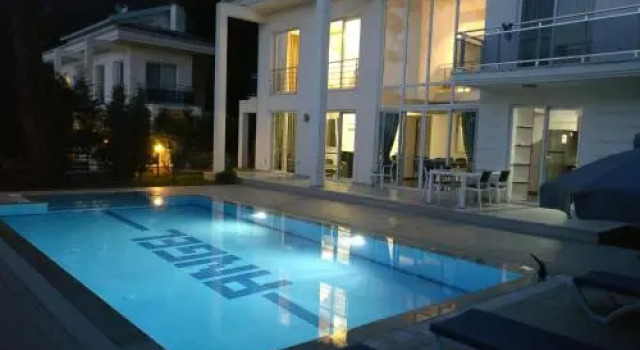 Khan Villa