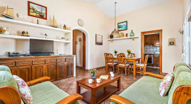 Villa Iris, Varaa Villa Mökit kohteessa Ciutadella, Mökki