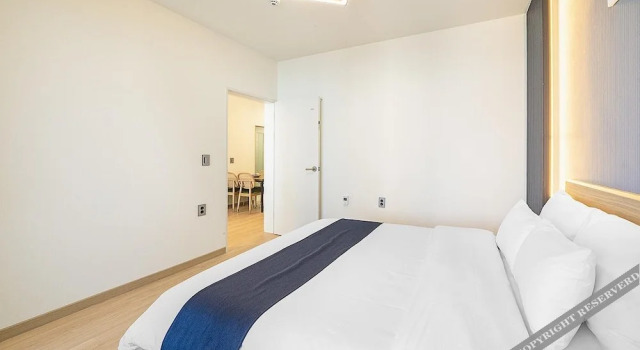 Yeosu Riaeddo poolvilla Pension