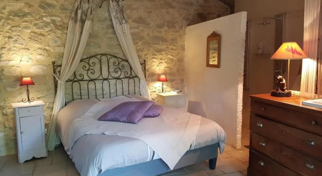 Le Clos de l'Ambre, Rezerwuj Hotel Hotele w Drôme z parkingiem, Parking