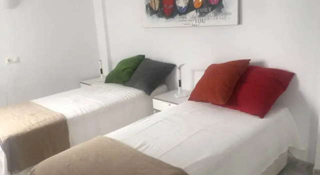 Apartment Sleeps 4 Near Beach, Забронировать Апартаменты/квартира Апартаменты Фуэнхирола, рядом с Salon Varietes Theatre, Апартаменты/квартира