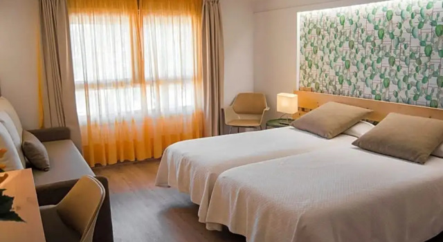 Трёхместный номер Standard с красивым видом из окна Hotel Yola
