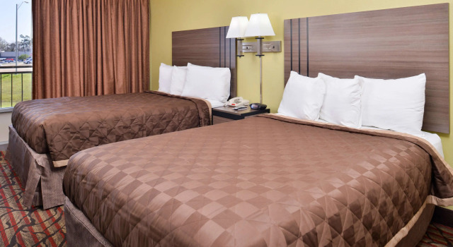 Четырёхместный номер Standard Americas Best Value Inn West Monroe