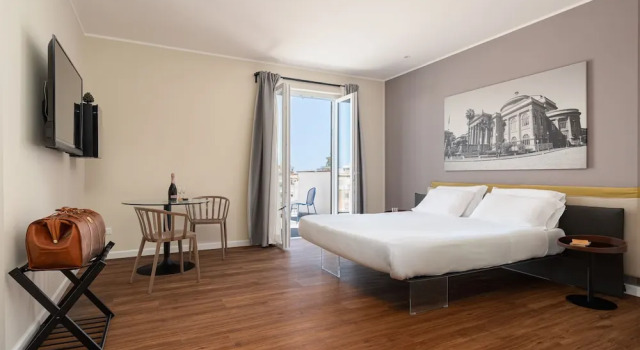 Полулюкс Attico 37 Apartments