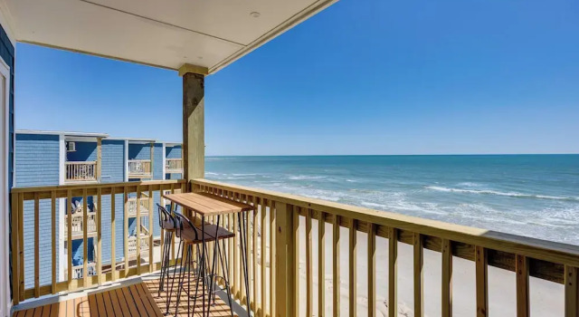 Апартаменты North Topsail Beach Condo w/ Ocean-view Balcony!