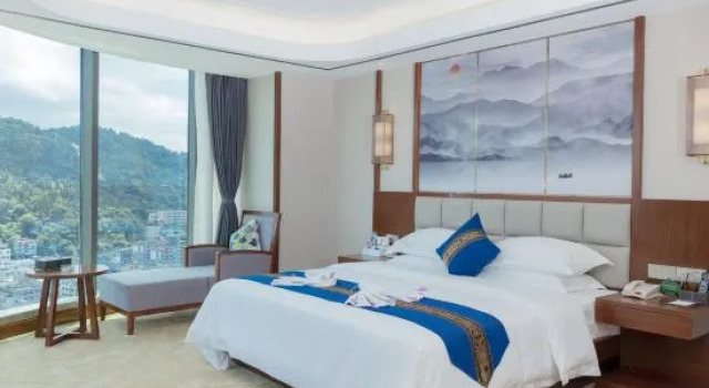 Люкс Premier с красивым видом из окна Xingyi Dibiao International Hotel
