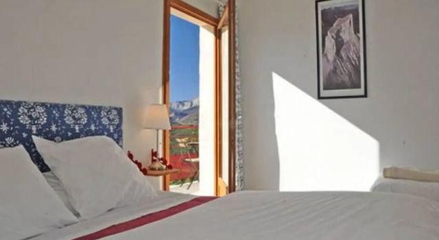 La Bayloune, Rezerwuj Hotel Lavars Isère