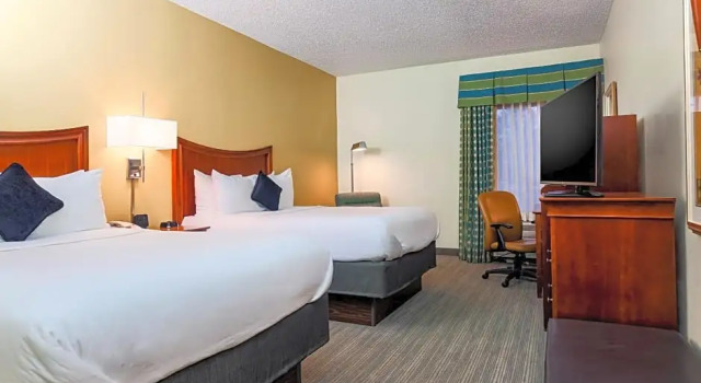 Четырёхместный номер Standard Red Lion Inn and Suites Hattiesburg