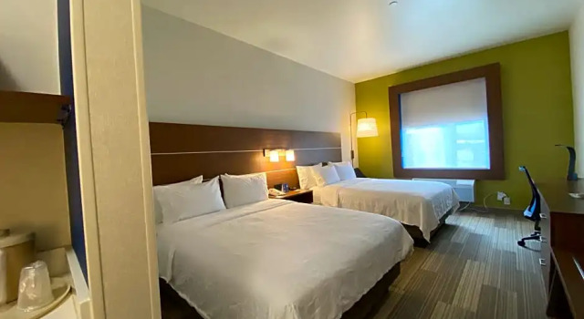 Люкс Deluxe Holiday Inn Express & Suites Beaumont - Oak Valley by IHG