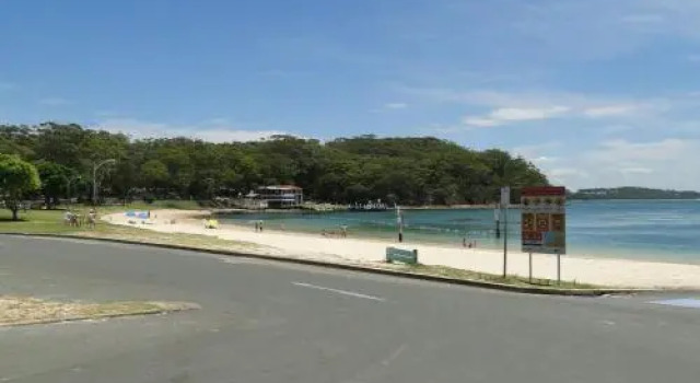 2/10 Catalina Close - Walk to Shoal Bay Beach
