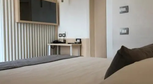 Hangar Hotel, Prenota Hotel Teverola Campania