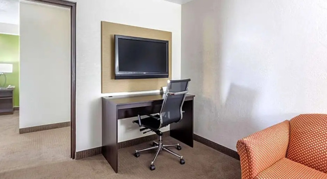 Люкс Sleep Inn near Busch Gardens - USF