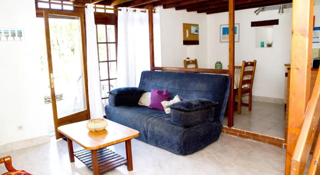 House With 2 Bedrooms in Froidfond, With Pool Access and Furnished Ter, Rezervasyon Otel Froidfond 