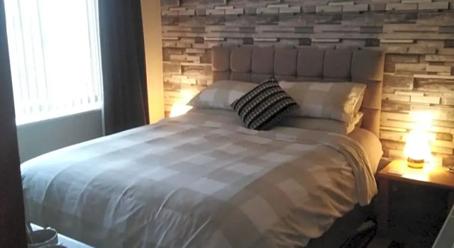 24 Fairfield Road, Забронировать Отель Юттоксетер Стаффордшир, рядом с Музей истории Аттоксетера в коттедже Редфернс